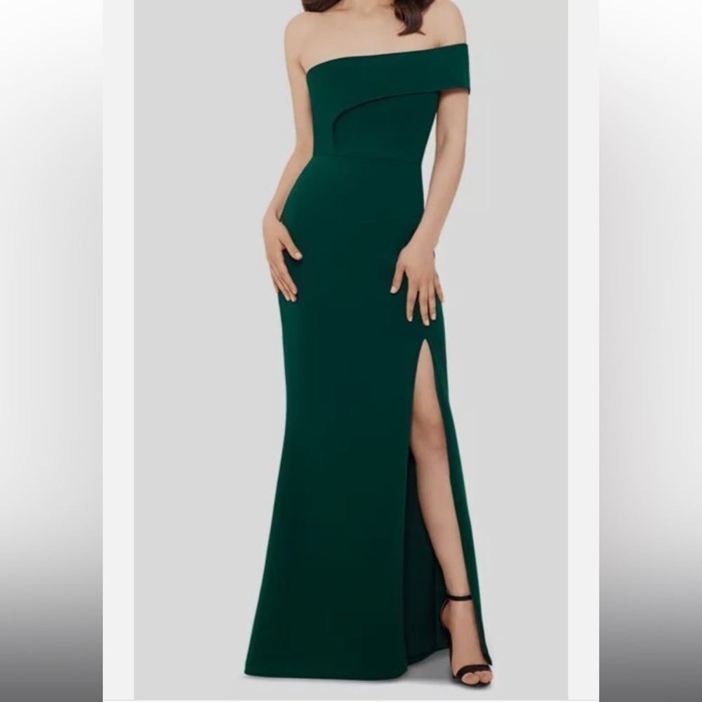 NWT Betsy & Adam Green One Shoulder Sheath Dress